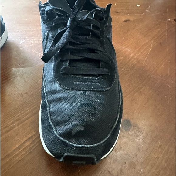 Black Nike Shoes - Picture 9 of 12